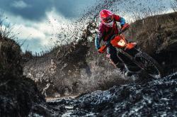 开云体育登录-四十年与四分钟的镜像，足球史上最巧合的宿命注脚