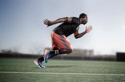 开云下载-银箭与跃马，新加坡夜雾中，汉密尔顿的终极抉择