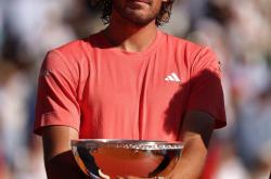 开云体育APP下载-包含戴维斯杯碾压美网，西西帕斯高光表现的词条