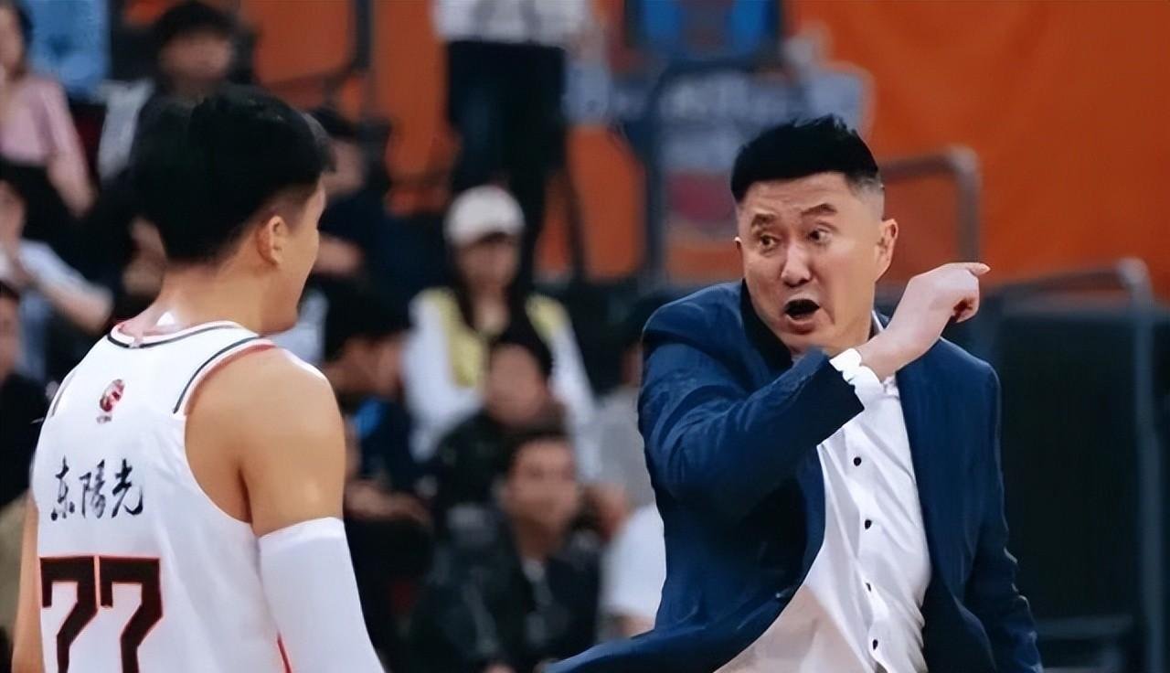 广州富力遭遇四连败,球队面临困境的简单介绍 广州富力遭遇四连败,球队面临困境的简单介绍