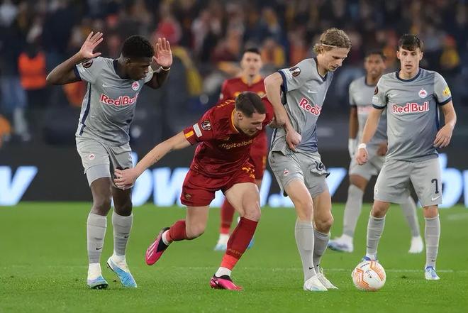 罗马客场逆袭击败对手继续保持领先 罗马客场逆袭击败对手继续保持领先