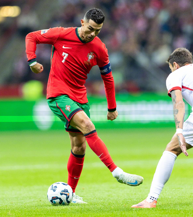 葡萄牙险胜波兰，内马尔带队取胜