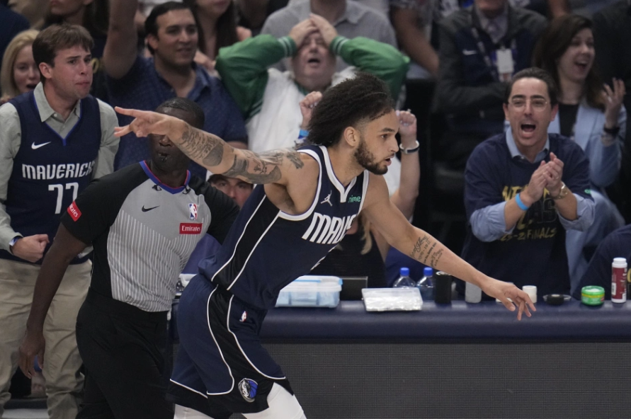 独行侠横扫湖人,伦纳德惊艳四座 独行侠横扫湖人,伦纳德惊艳四座