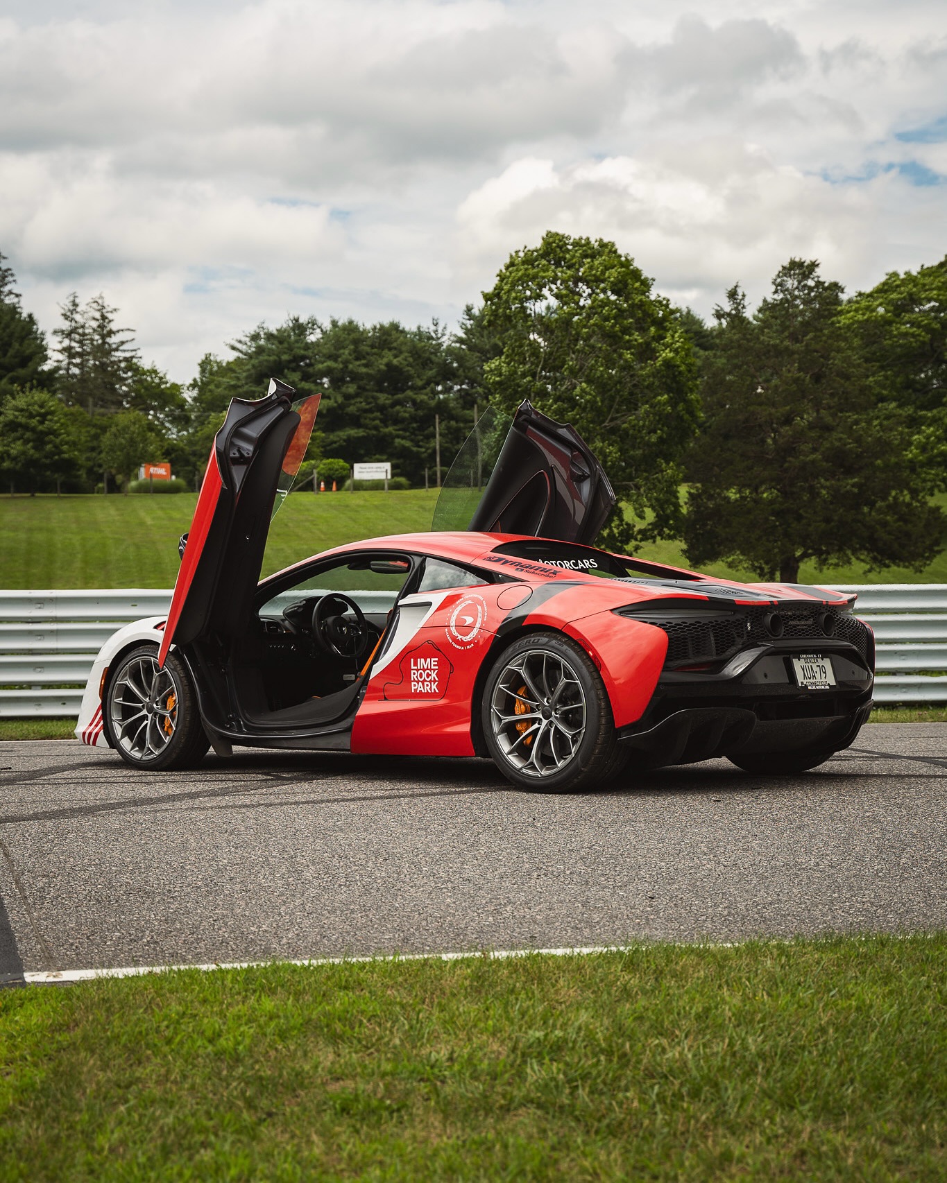 关于迈凯伦轻取阿斯顿马丁,汉密尔顿状态火热的信息 关于迈凯伦轻取阿斯顿马丁,汉密尔顿状态火热的信息