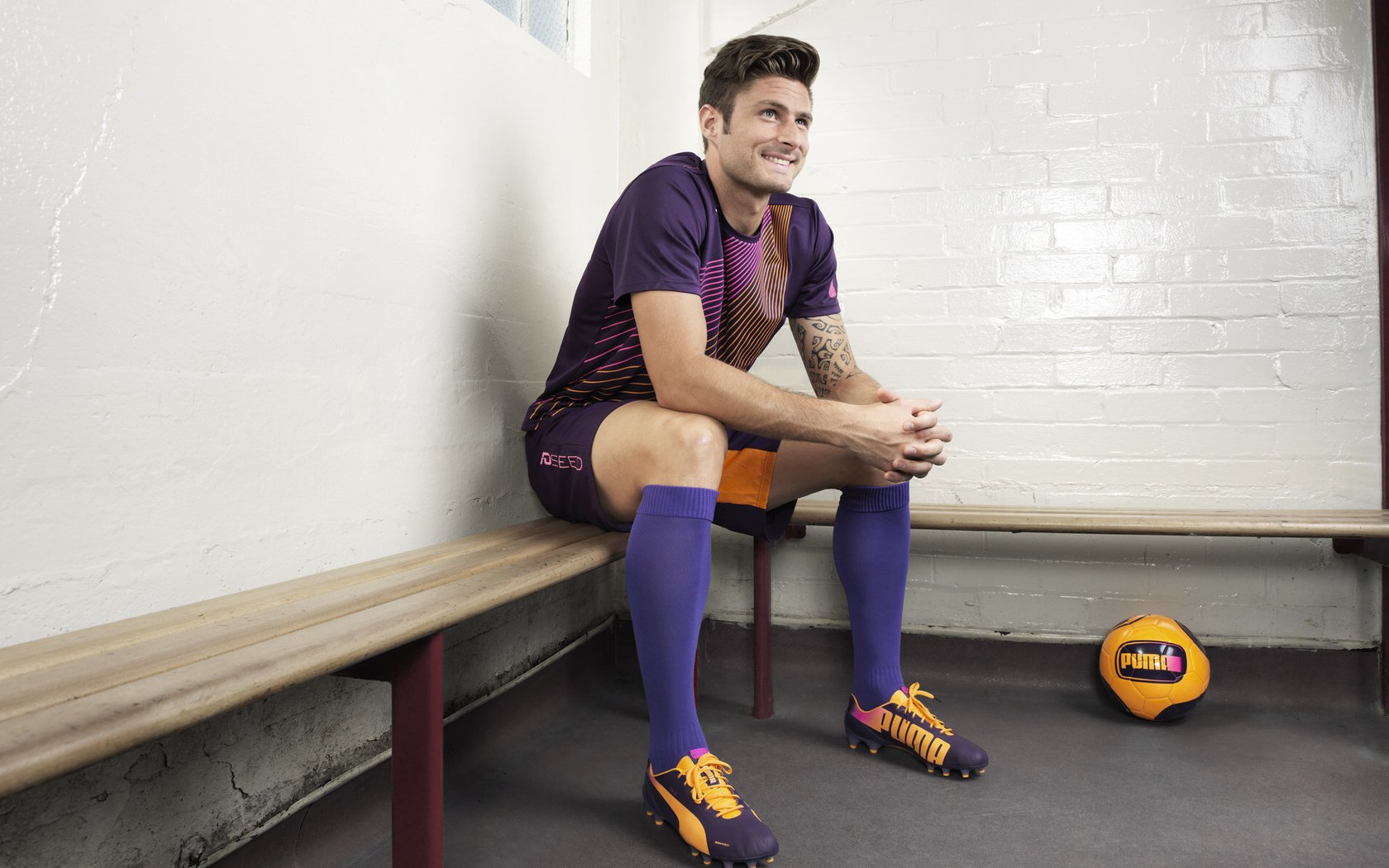 红色骏马踏碎翡翠梦，阿隆索以迟暮之躯上演赛道史诗